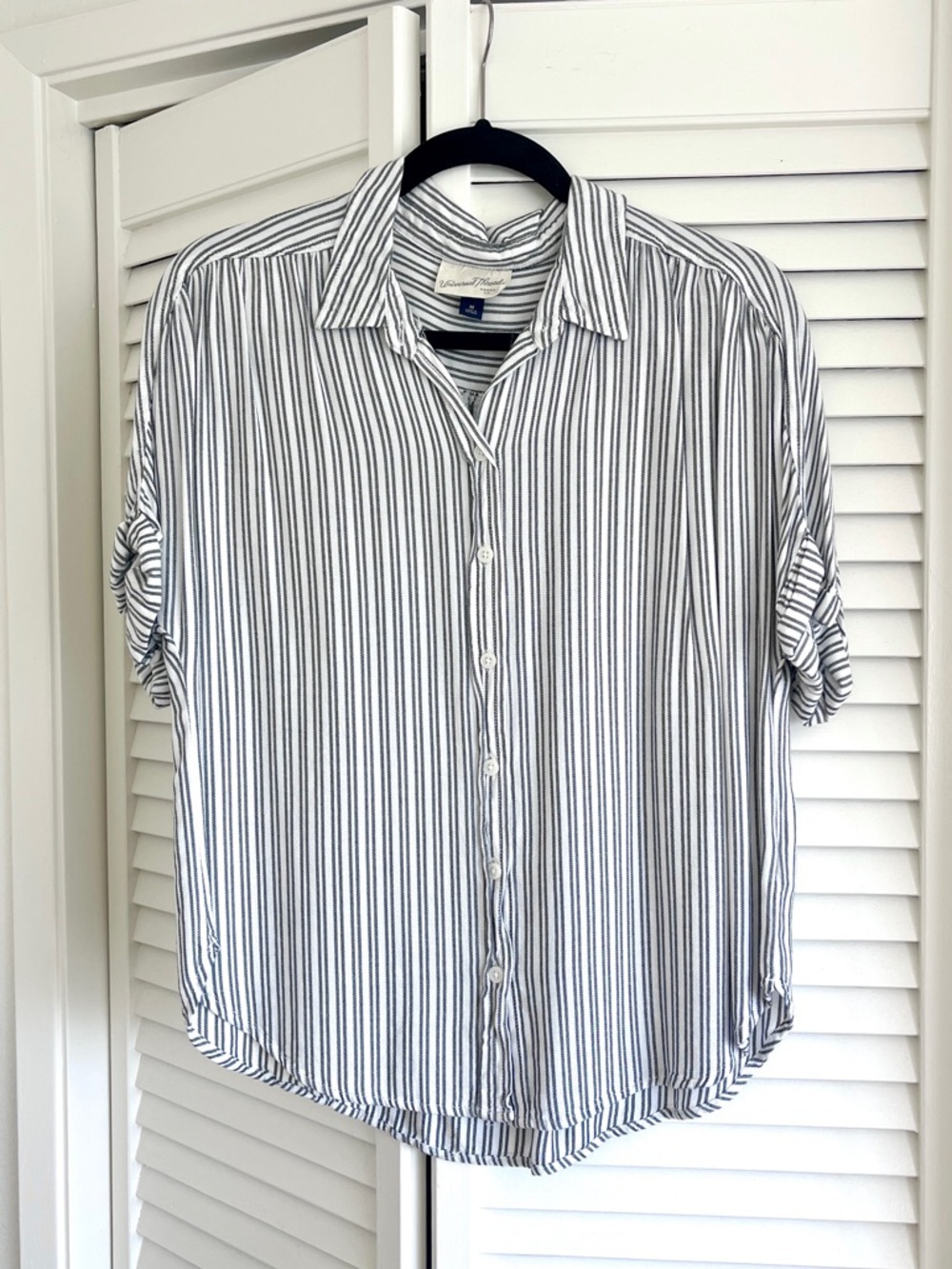 Universal Thread Black & White Striped Button-Up Shirt